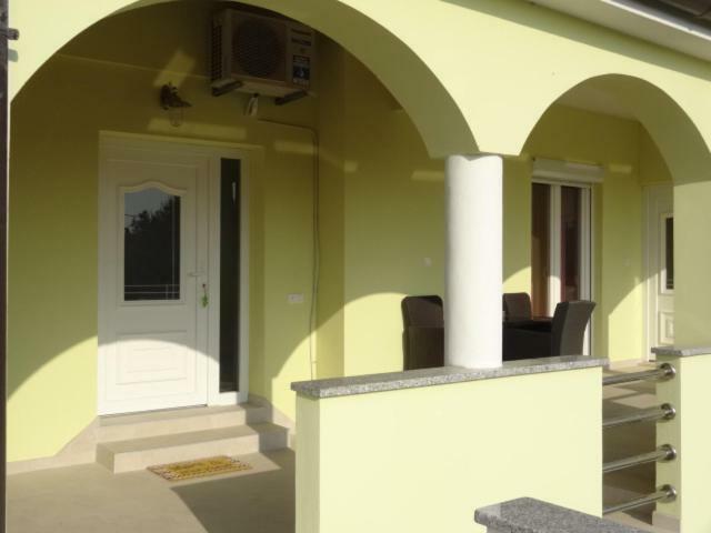 ורסי Apartment Roncevic מראה חיצוני תמונה